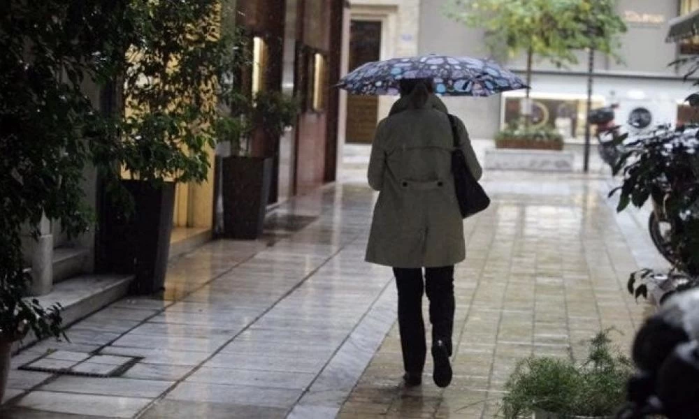 Καιρός: Τοπικές βροχές με ψύχρα και υγρασία